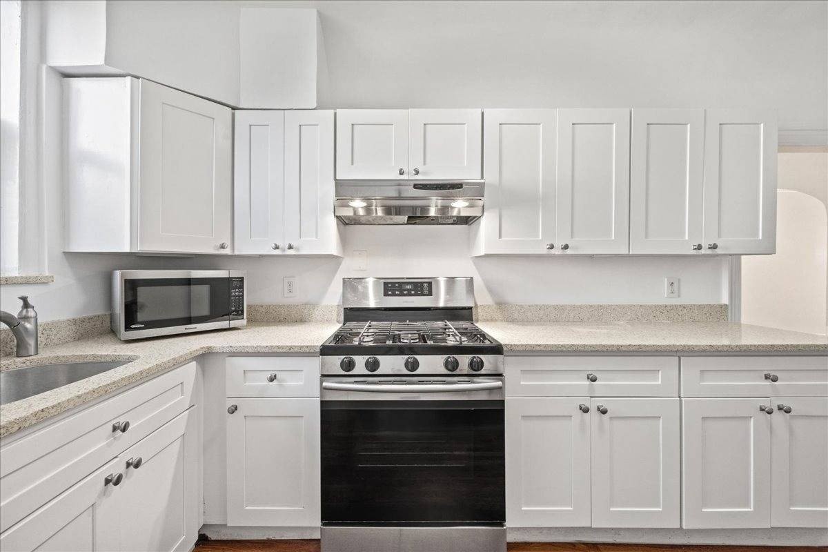 6723 Ingram St - Photo 4 of 11