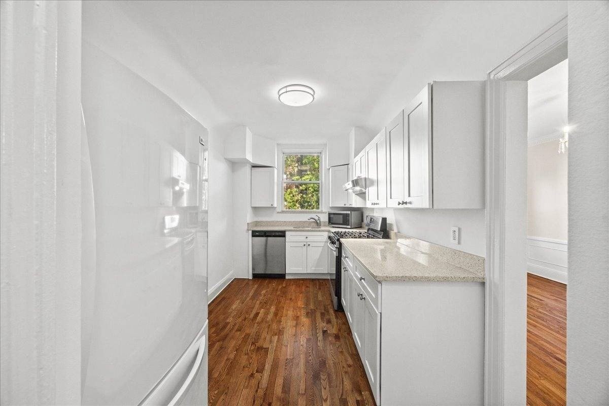 6723 Ingram St - Photo 5 of 11