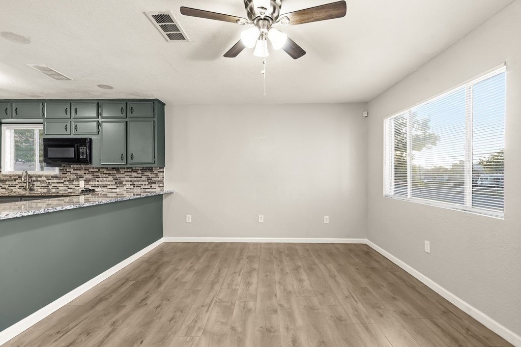 2019 W 4th St - Photo 4 of 27