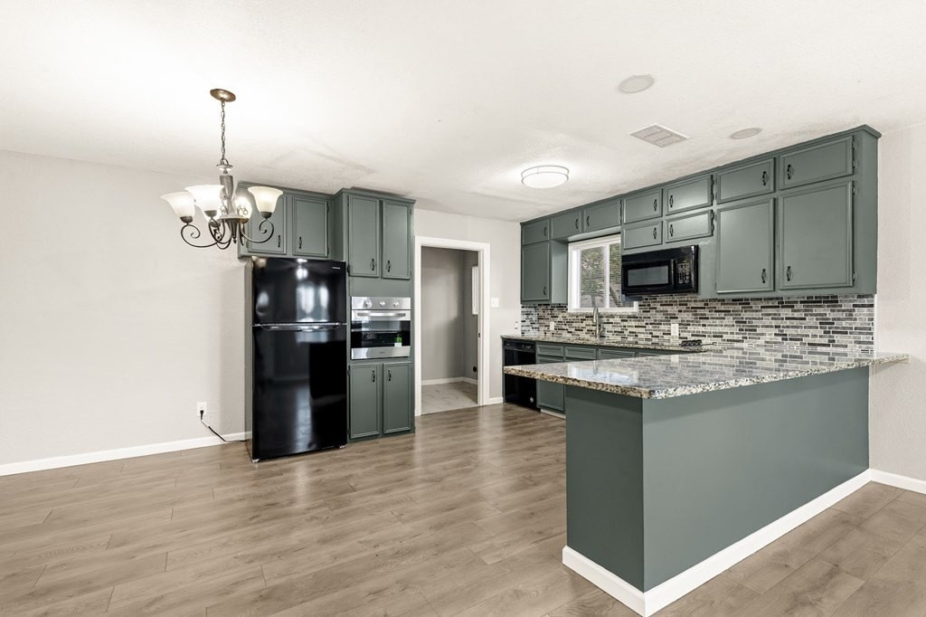 2019 W 4th St - Photo 5 of 27