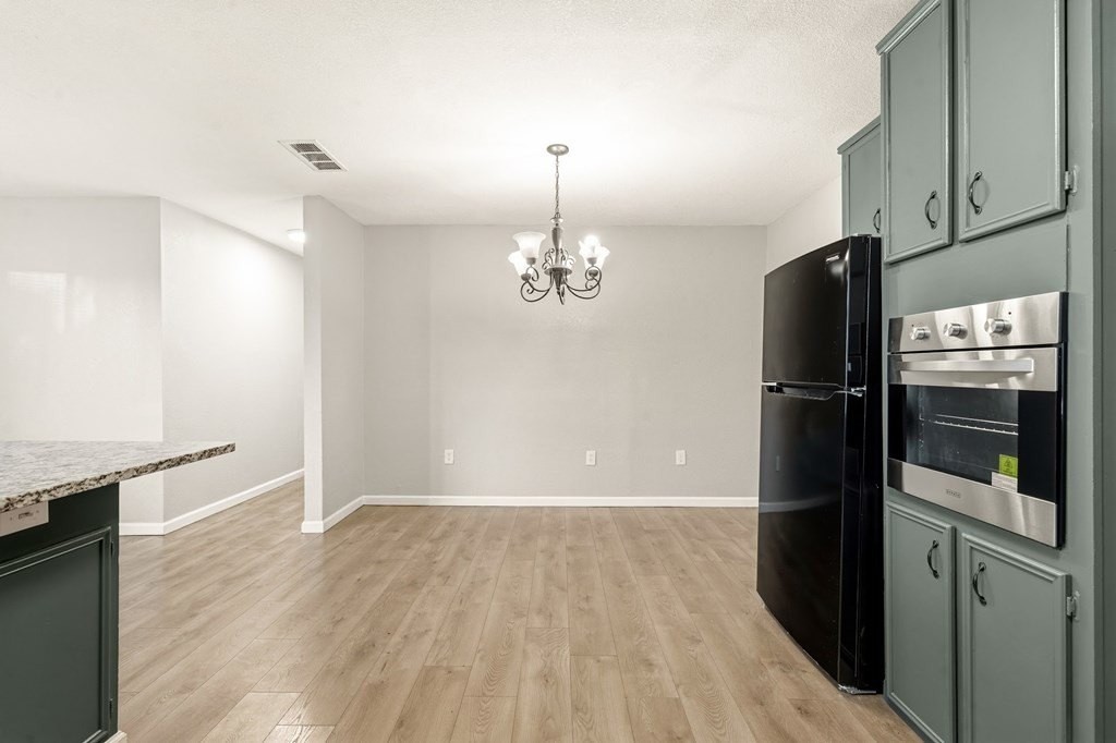 2019 W 4th St - Photo 6 of 27