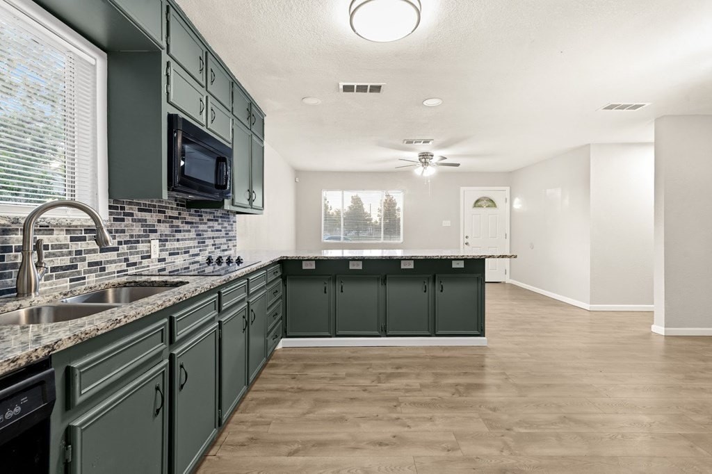 2019 W 4th St - Photo 7 of 27