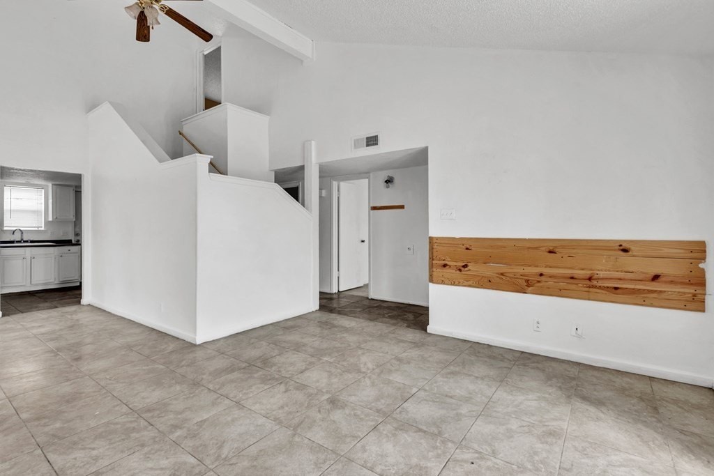 3001 Beechwood St - Photo 5 of 21