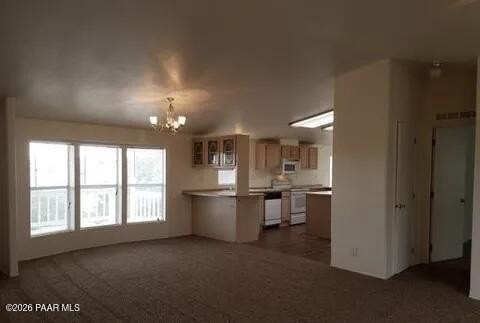 3884 N Reed Rd - Photo 4 of 10