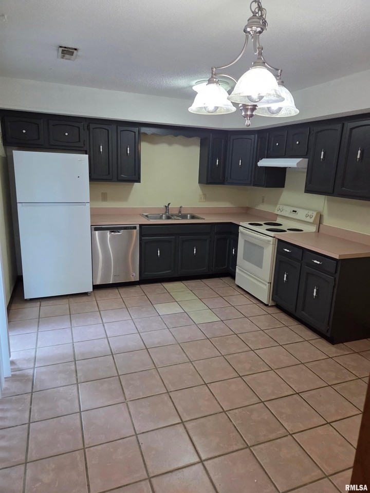 2202 E Hazel Dell Rd - Photo 4 of 17