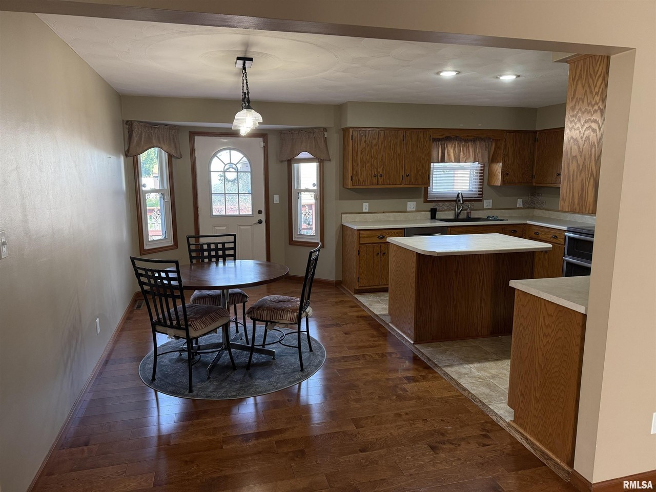 6216 Ballin Dr - Photo 3 of 25