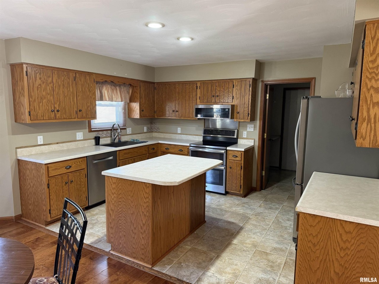 6216 Ballin Dr - Photo 5 of 25