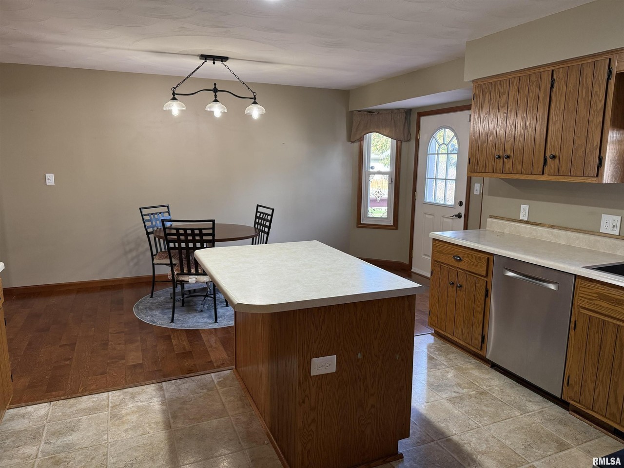 6216 Ballin Dr - Photo 7 of 25