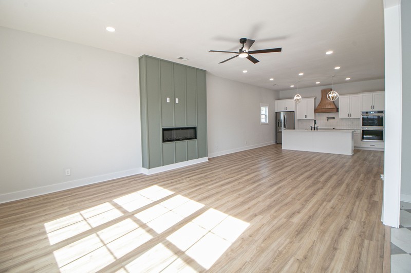 2457 Ellsworth Dr - Photo 2 of 30