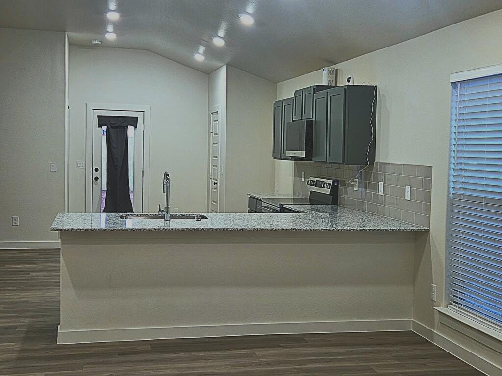 2829 Oleander - Photo 3 of 17