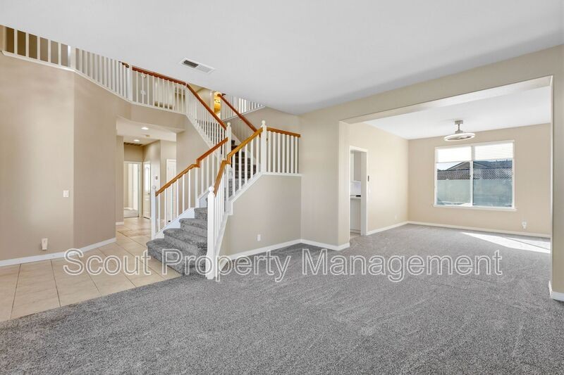 28629 Maplewood Dr - Photo 7 of 39