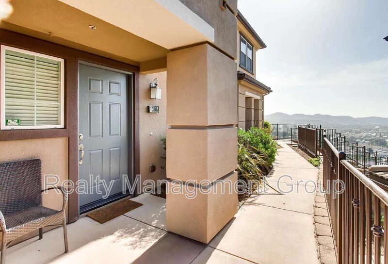 1306 Calabria St - Photo 4 of 36