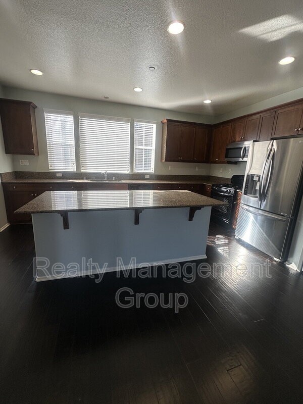 1306 Calabria St - Photo 6 of 36