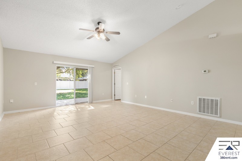 5 Lancelot Dr - Photo 7 of 41