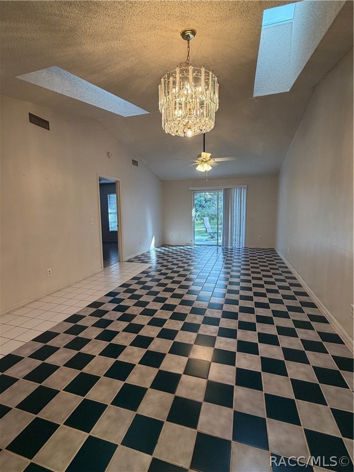 1803 Silverwood St - Photo 2 of 25