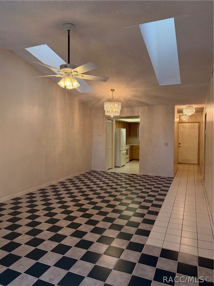 1803 Silverwood St - Photo 3 of 25
