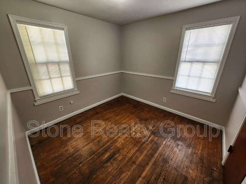 1133 S 24th St - Photo 6 of 9