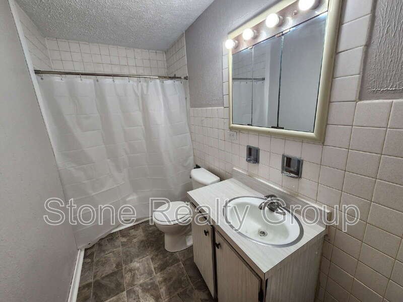 1133 S 24th St - Photo 7 of 9