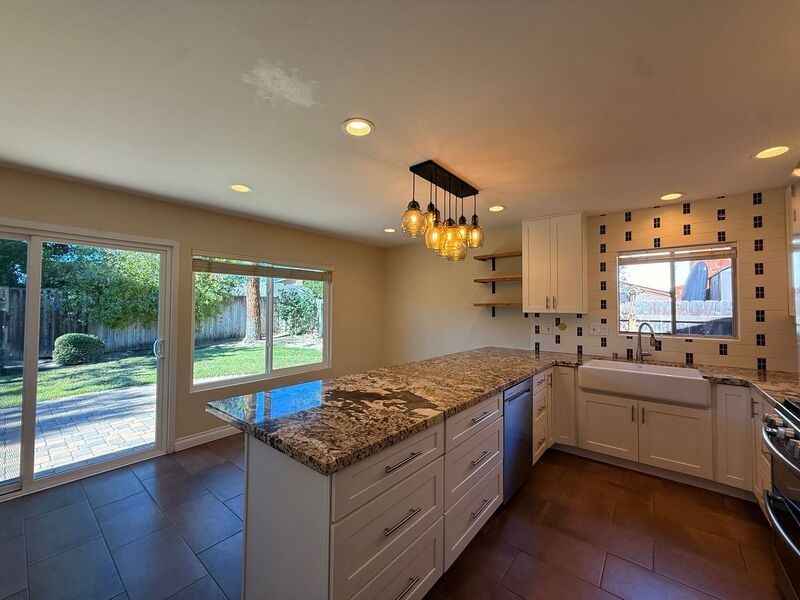 226 Glen Arbor Dr - Photo 4 of 20