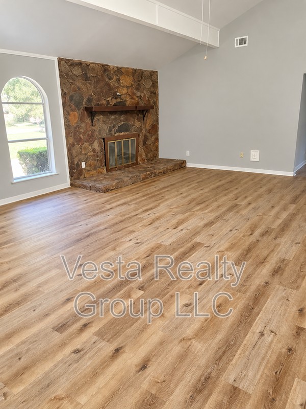 6108 Deerfield Ct - Photo 6 of 20
