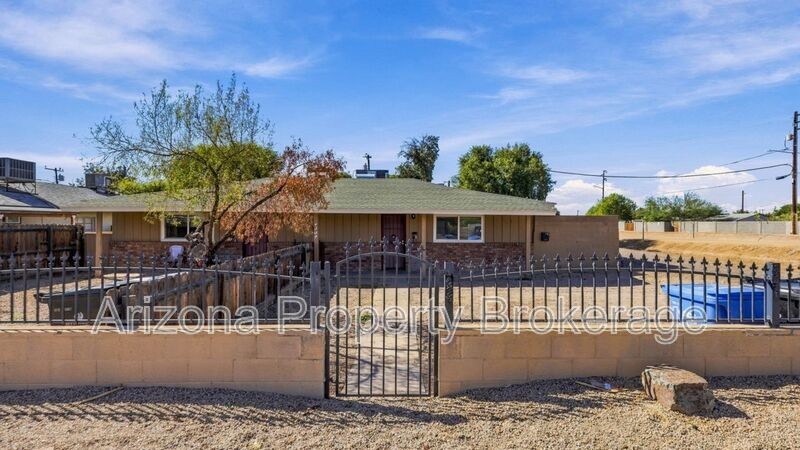 4334 N 15th Ave #B - Photo 6 of 17