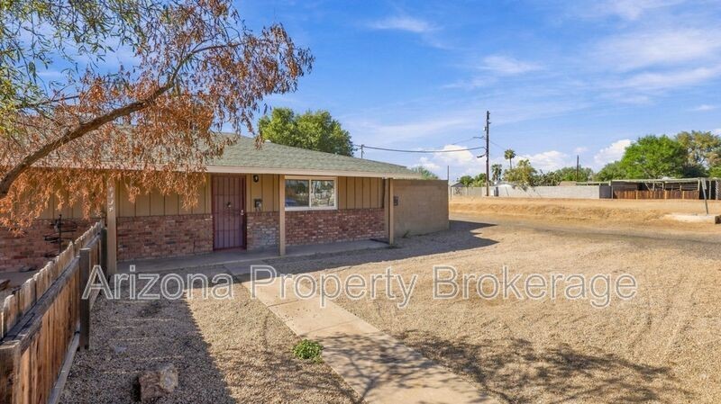 4334 N 15th Ave #B - Photo 7 of 17