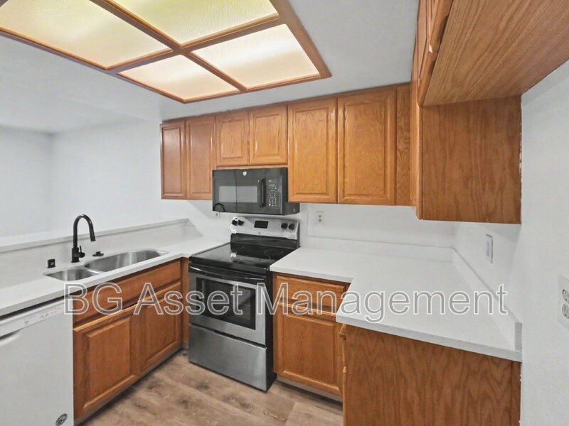 1405 Silver Oak Ct - Photo 6 of 25