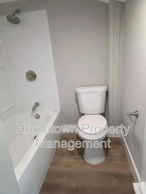 45 Circle Ave - Photo 2 of 6