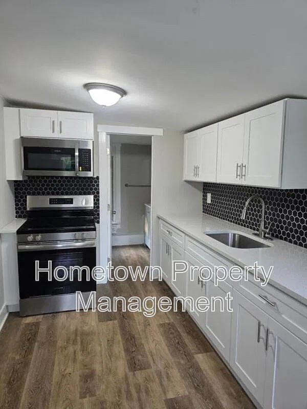 45 Circle Ave - Photo 3 of 6