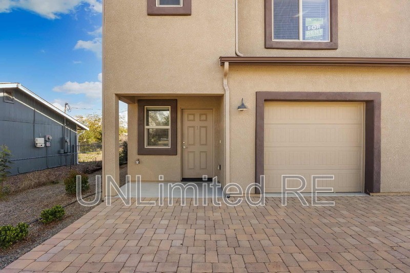 3241 N Constance Dr #1 - Photo 3 of 29
