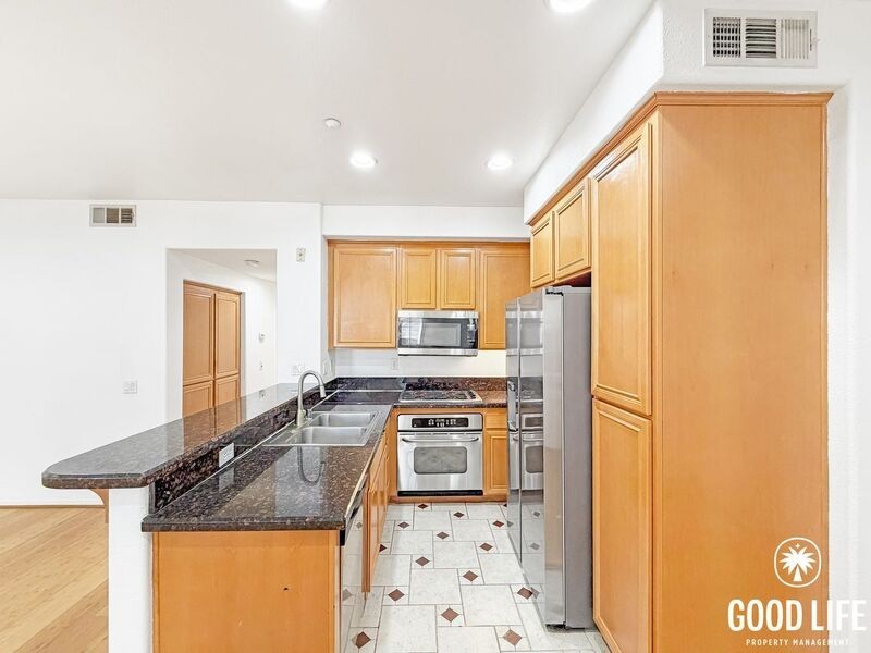 5081 Plaza Promenade - Photo 3 of 22