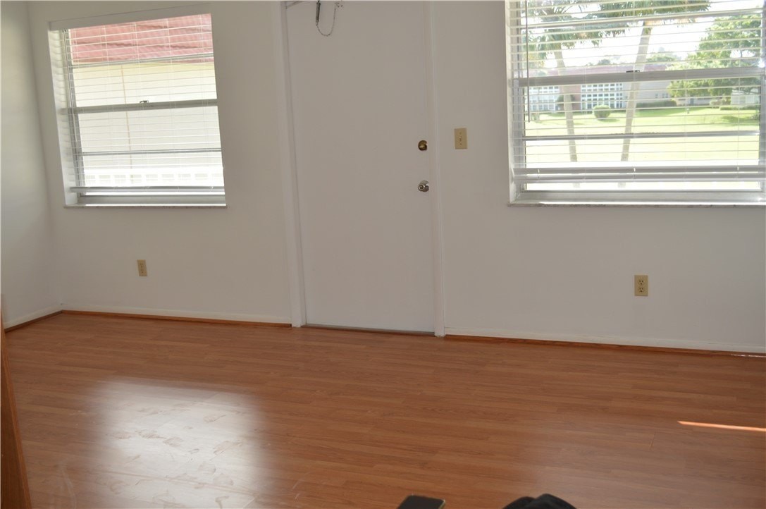 105 Spring Lake Ct #204 - Photo 6 of 15