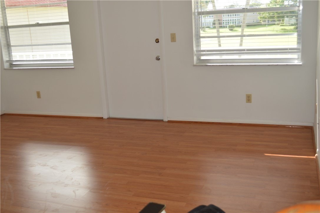 105 Spring Lake Ct #204 - Photo 7 of 15