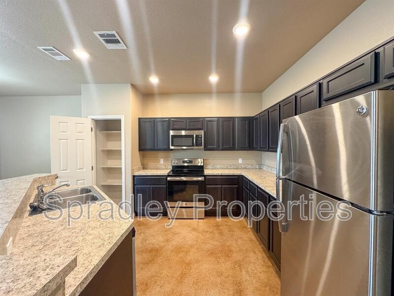 1538 Vani Ct - Photo 6 of 12