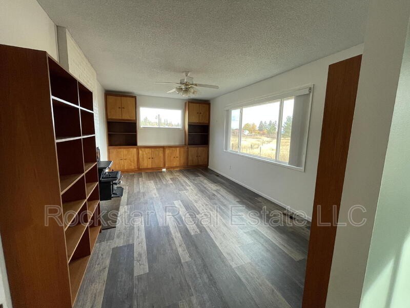 727 S Basalt St - Photo 5 of 36