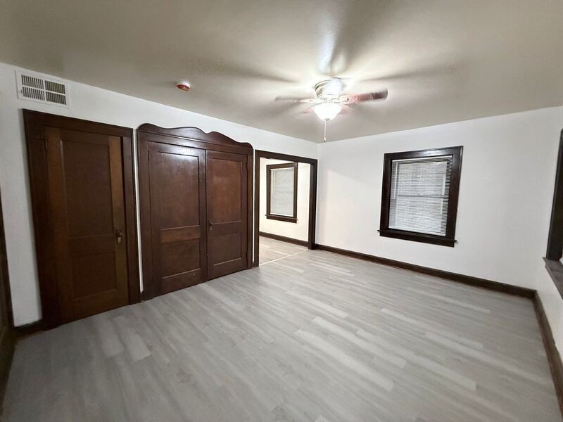 625 W Maple Ave #1B - Photo 3 of 6