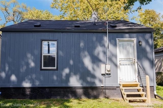 7084 Rivard Ave - Photo 4 of 21