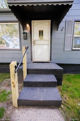 7084 Rivard Ave - Photo 5 of 21