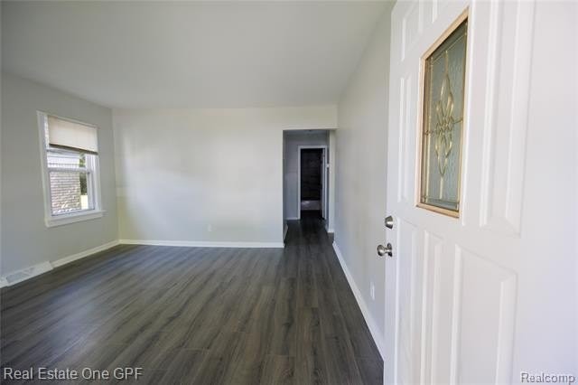 7084 Rivard Ave - Photo 6 of 21