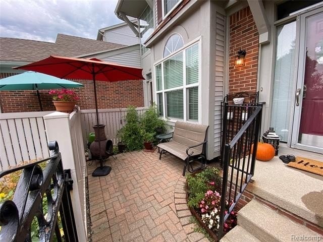 49435 Plymouth Way - Photo 3 of 26