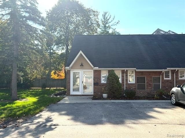 734 Kellogg St - Photo 2 of 29
