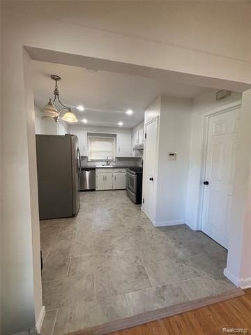 20437 Damman St - Photo 5 of 13