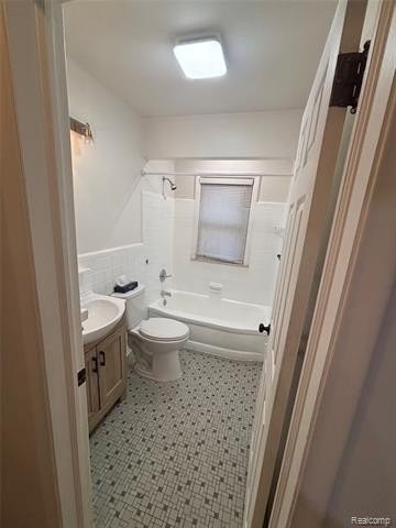 20437 Damman St - Photo 7 of 13
