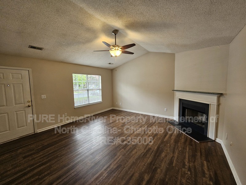 11148 Whitlock Crossing Ct - Photo 2 of 22