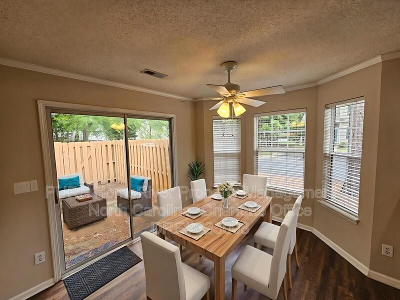 11148 Whitlock Crossing Ct - Photo 6 of 22
