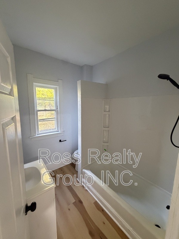 1056 Norwood Ave - Photo 3 of 11