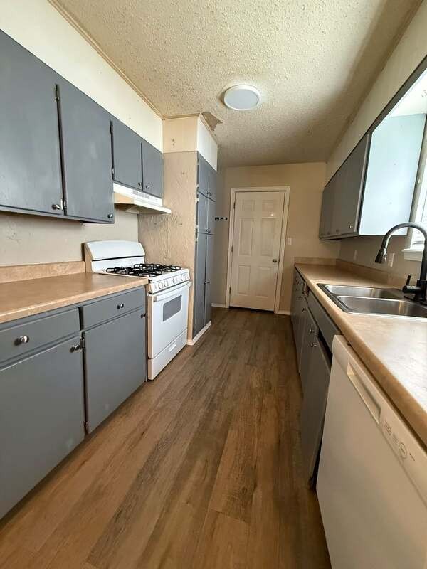 10619 E 113th St N - Photo 3 of 8