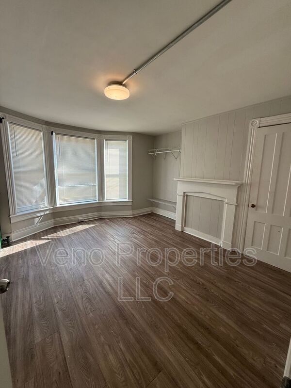 101 14th St #1 - Photo 4 of 12