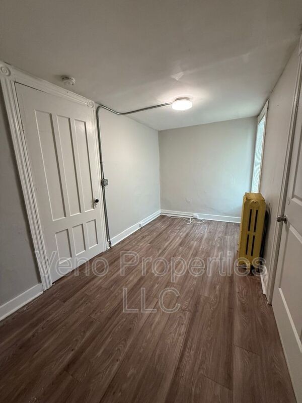 101 14th St #1 - Photo 5 of 12