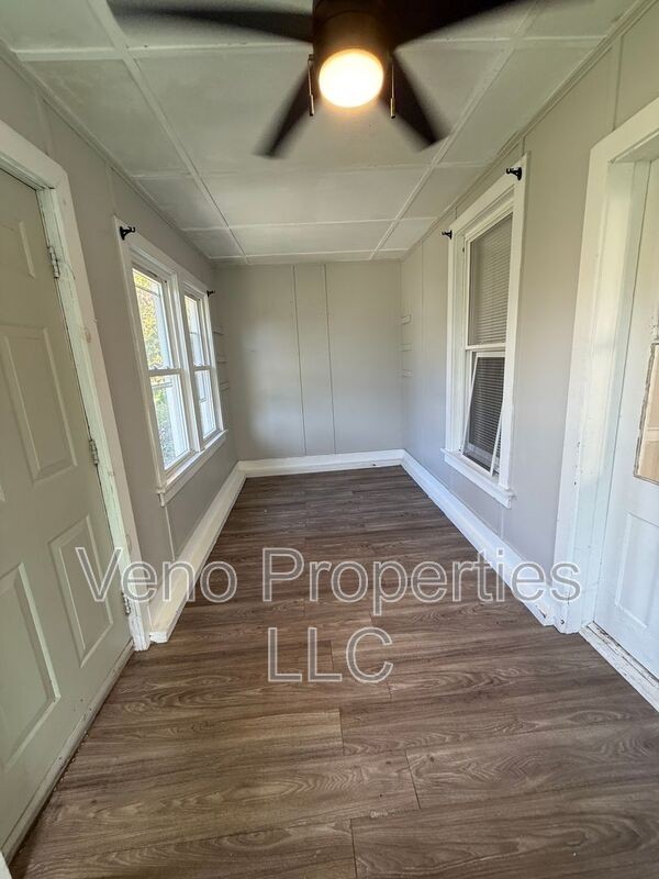 101 14th St #1 - Photo 6 of 12